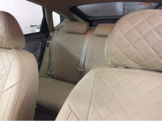 Авточехлы на Toyota Prius